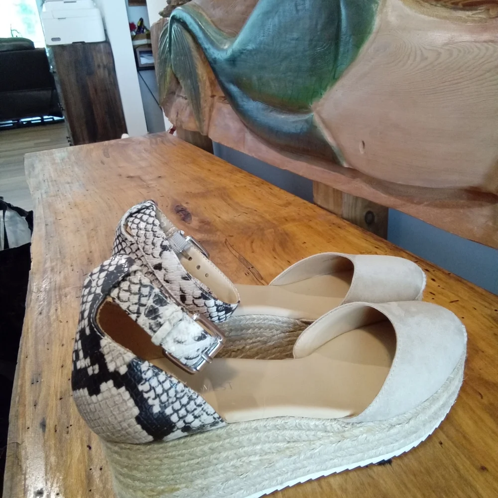 Nine West Ariela Beige & Snakeskin Espadrille 2.5